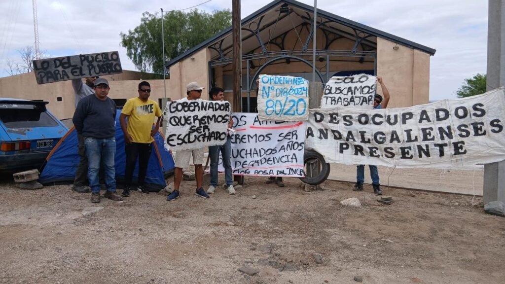 Protesta frente a CAMYEN por falta de rodocrosita Protesta frente a CAMYEN por falta de rodocrosita