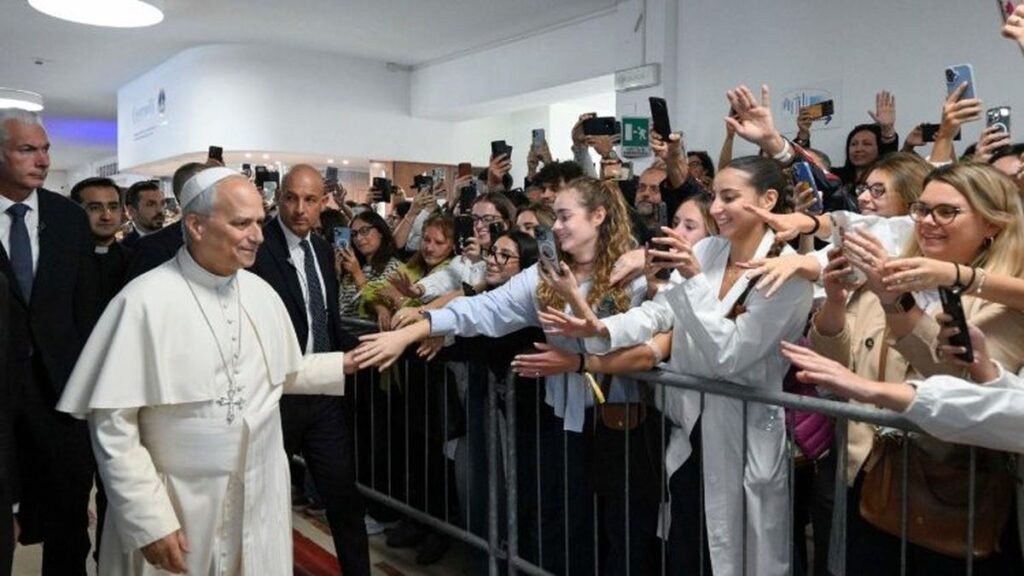 El papa fue operado con éxito