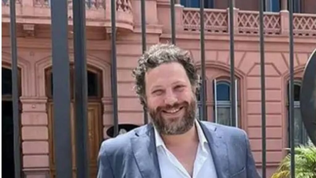 Santiago Oría, blanco de memes por elogiar a una influencer creada con IA