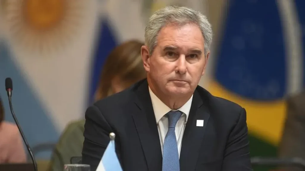 Argentina rechaza las críticas británicas y defiende el arbitraje internacional Argentina rechaza las críticas británicas y defiende el arbitraje internacional