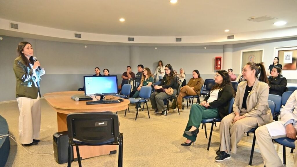 Salud capacitó al personal para fortalecer la atención integral de pacientes