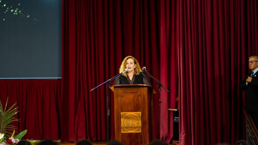Natalia Fernández: “El conocimiento debe continuar siendo un derecho y no un privilegio” Natalia Fernández: “El conocimiento debe continuar siendo un derecho y no un privilegio”