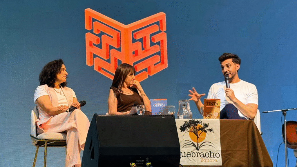 Jorge Isasmendi Segura y Liliana Arrieta presentaron sus obras en la Feria del Libro