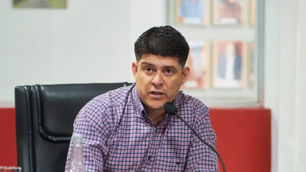 Cabrera cuestionó otra licencia de Zenteno Cabrera cuestionó otra licencia de Zenteno