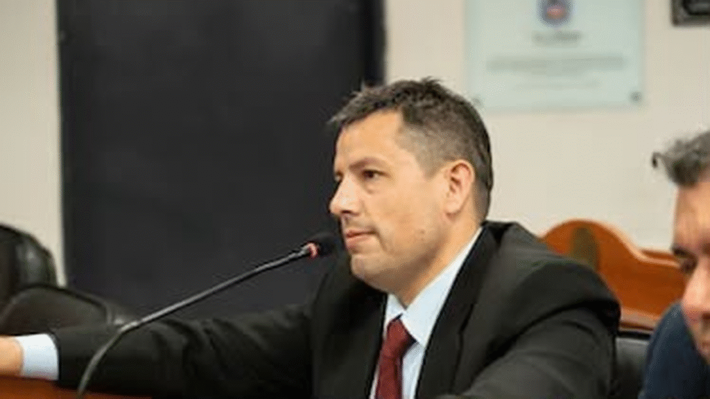 El Senado pidió medidas urgentes ante la invasión de moscas en Huillapima El Senado pidió medidas urgentes ante la invasión de moscas en Huillapima