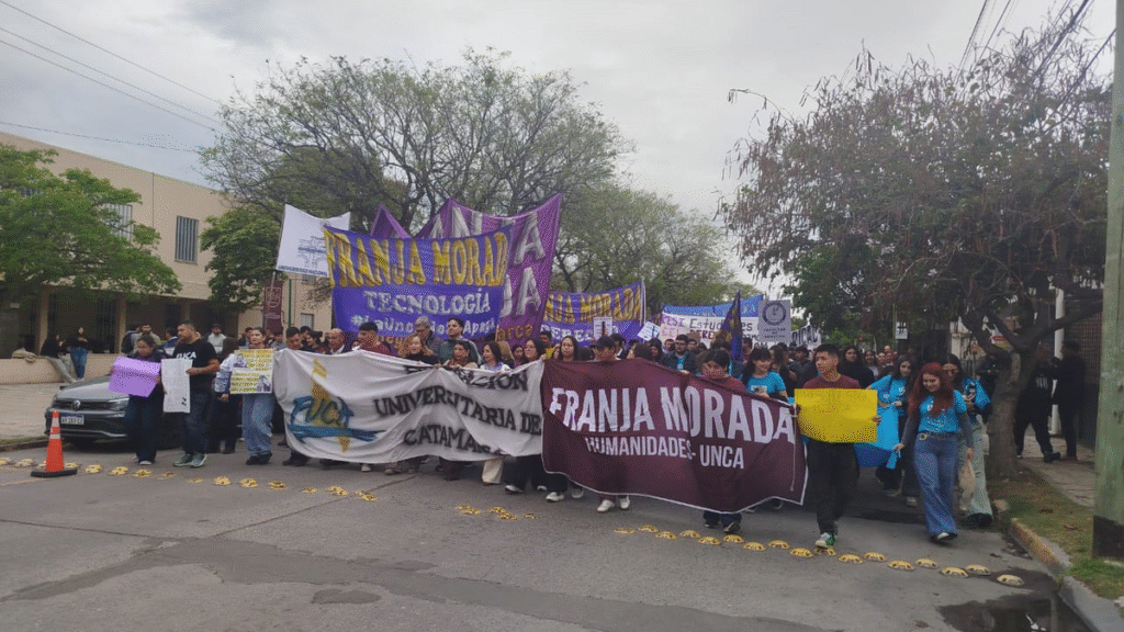 Video: Catamarca se suma a la quinta Marcha Federal en defensa de las universidades Video: Catamarca se suma a la quinta Marcha Federal en defensa de las universidades
