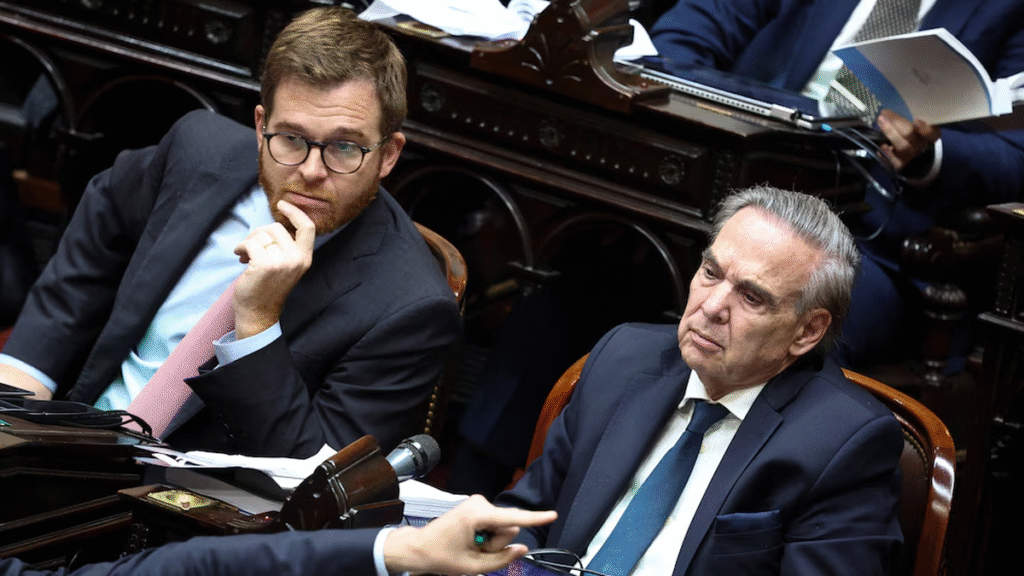 Pichetto y Massot presentaron una cautelar para volver a limitar la venta de tierras a extranjeros